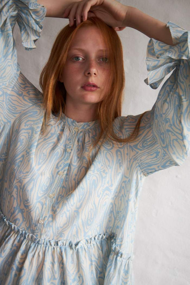 Stella Nova Rise Blouse in Creme/Blue